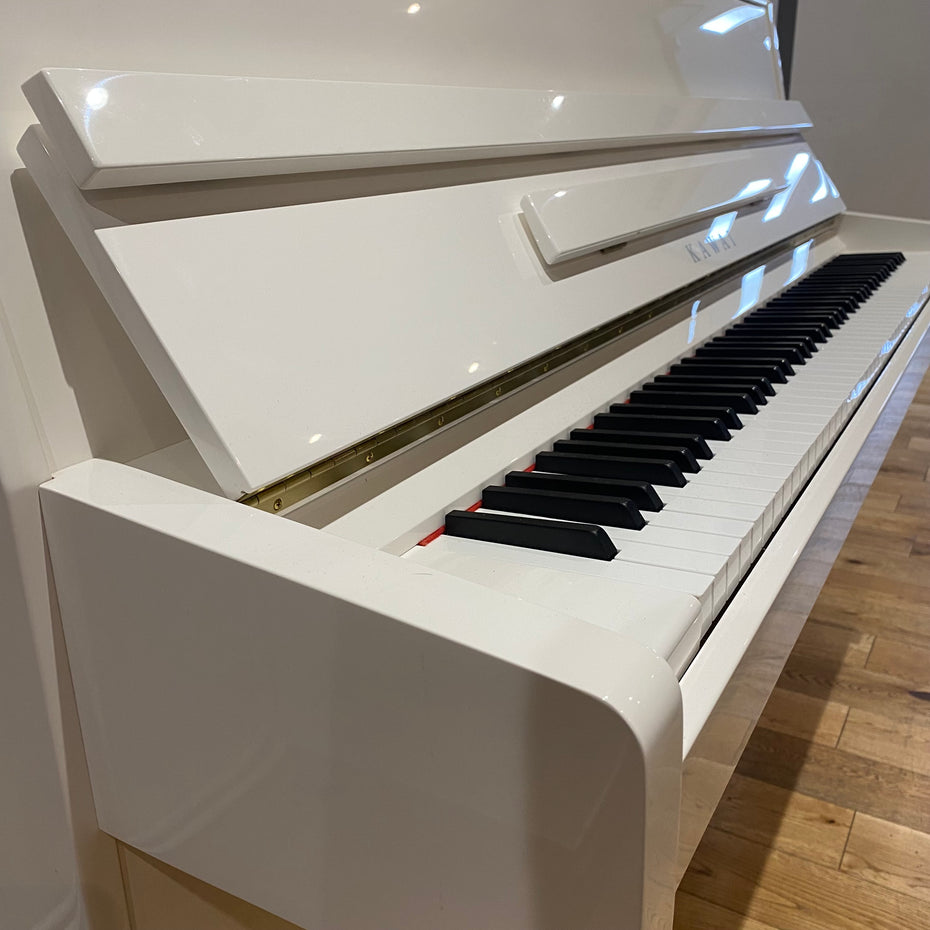 IK-2ND9880 - Pre-owned Kawai K-15 upright piano in polished white Default title